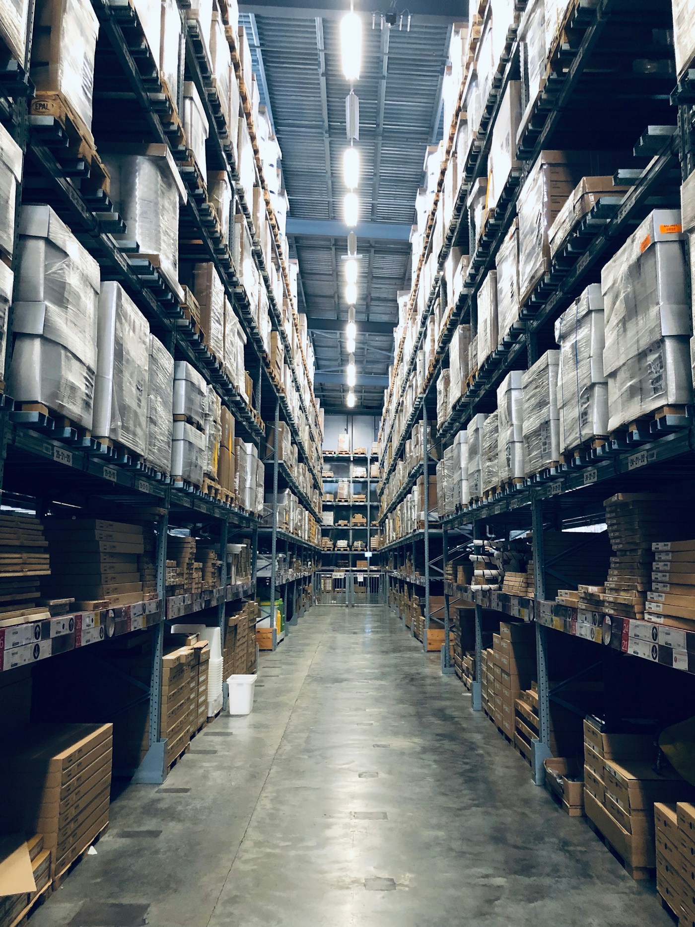 Organized inventory in a modern warehouse